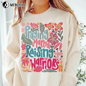 Boho Floral Praying Mama Raising Warriors Tee Gifts for Mum Ideas 3