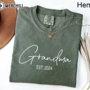 Custom Grandma Est Date Shirt Personalised Gifts for Mum 4