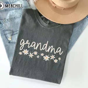 Daisy Grandma Shirt Mothers Day Gifts for Grandma 2