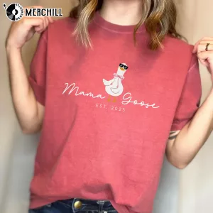 Mama Goose with Bow Shirt Mothers Day Gifts for Grandma 4